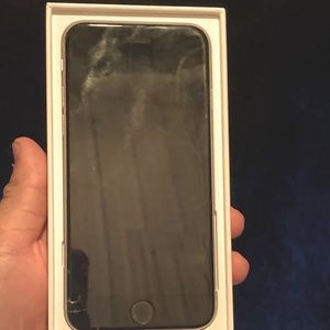 IPHONE 6s (BARELY USED) with box